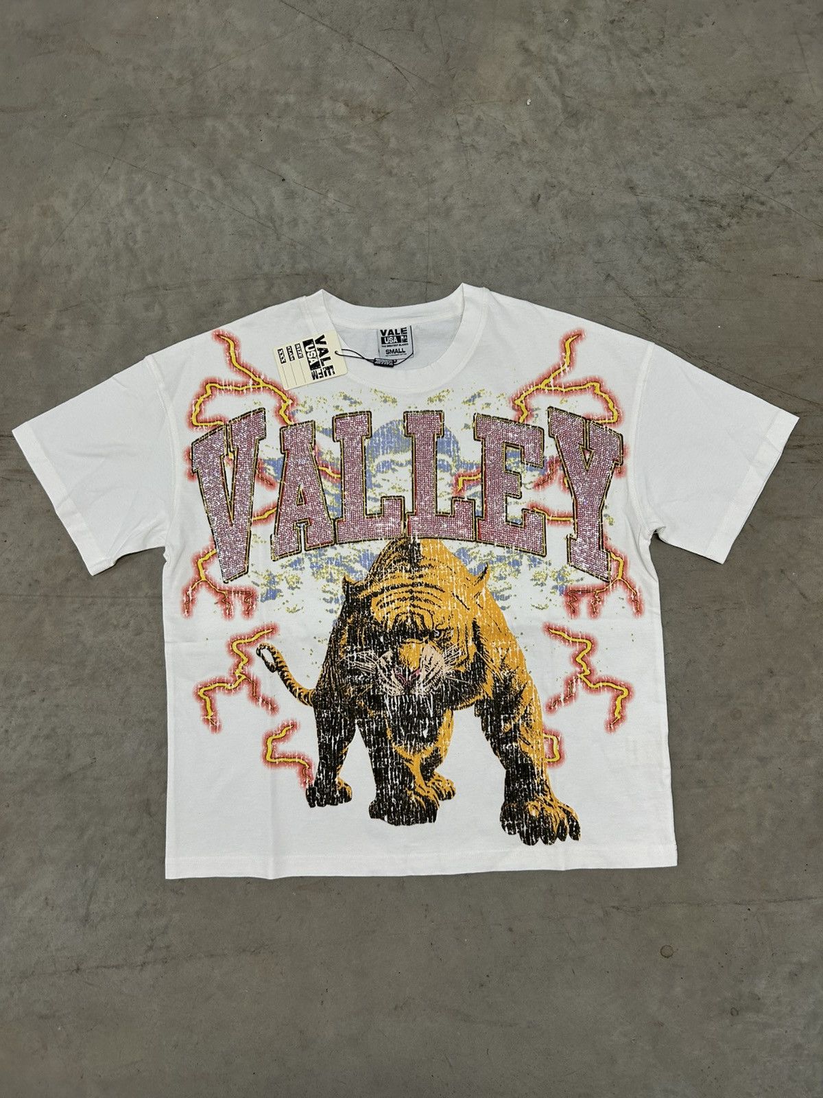 Vale Forever Valley Dreams Eye Of The Tiger Bling Tee Large Hoodie, Sweatshirt | FlexRushtees.com