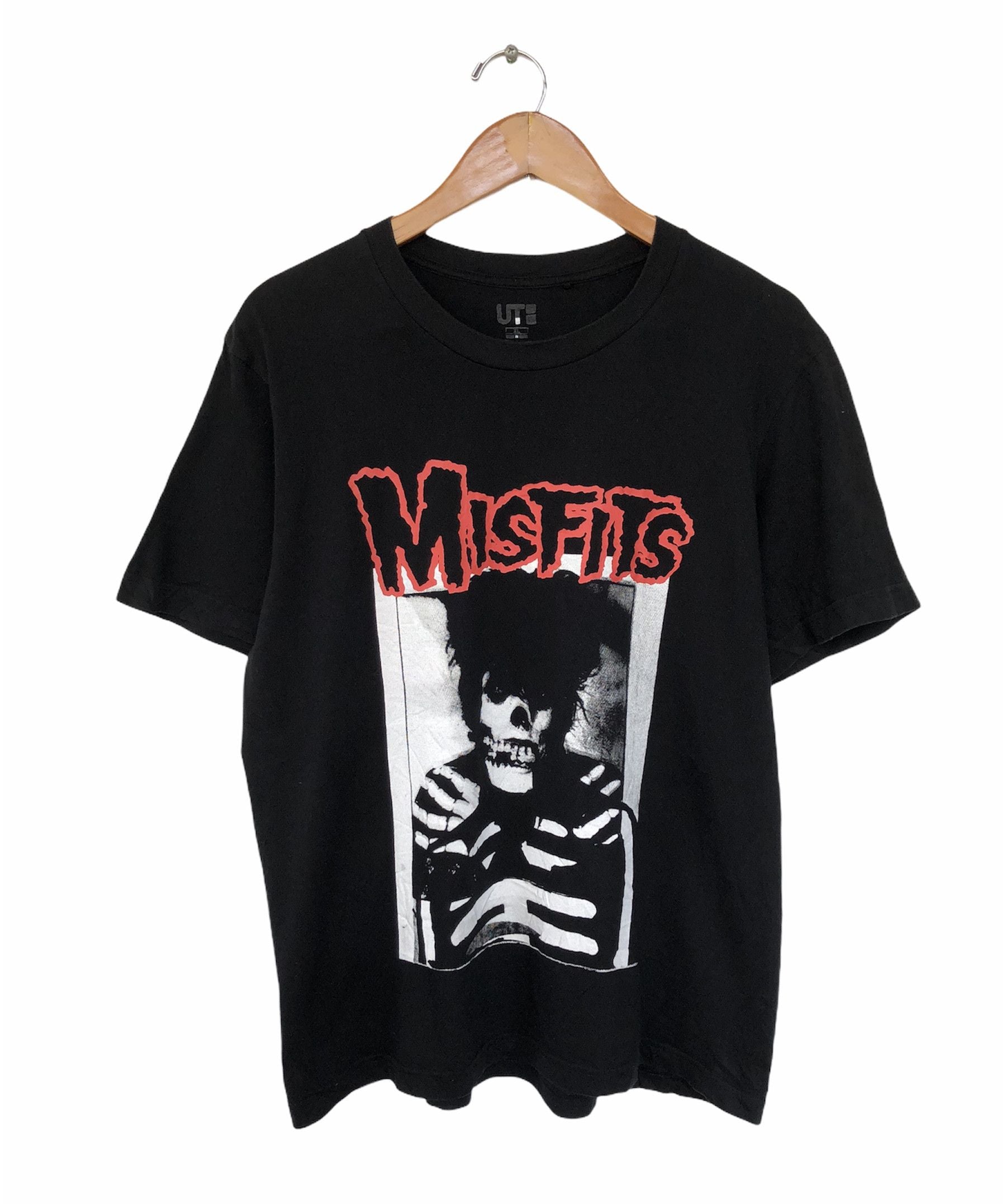 Misfits X Uniqlo Uniqlo X Misfits Big Print Tee Hoodie, Sweatshirt | FlexRushtees.com