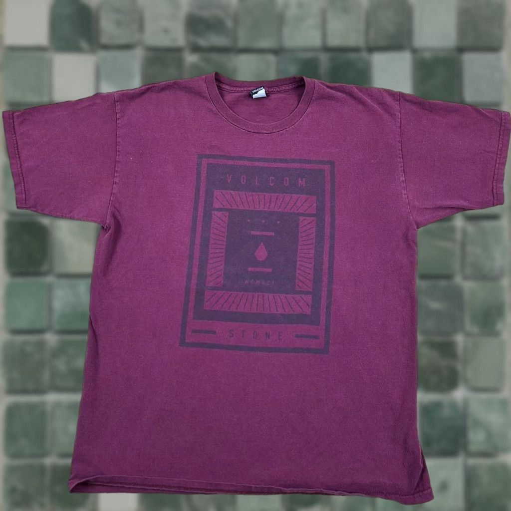 Vtg Volcom Stone Graphic Tee Mens L Burgundy Y2k Skate Surf Streetwear Shirt Short Sleeve Cre