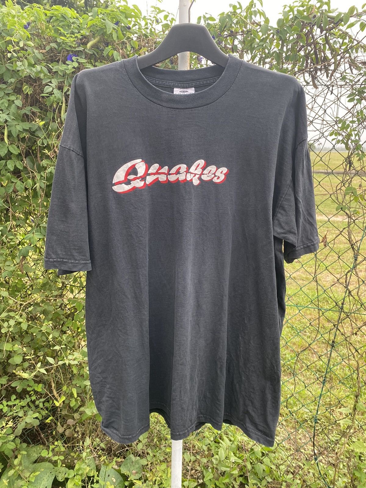 Vintage Quakes Tshirt