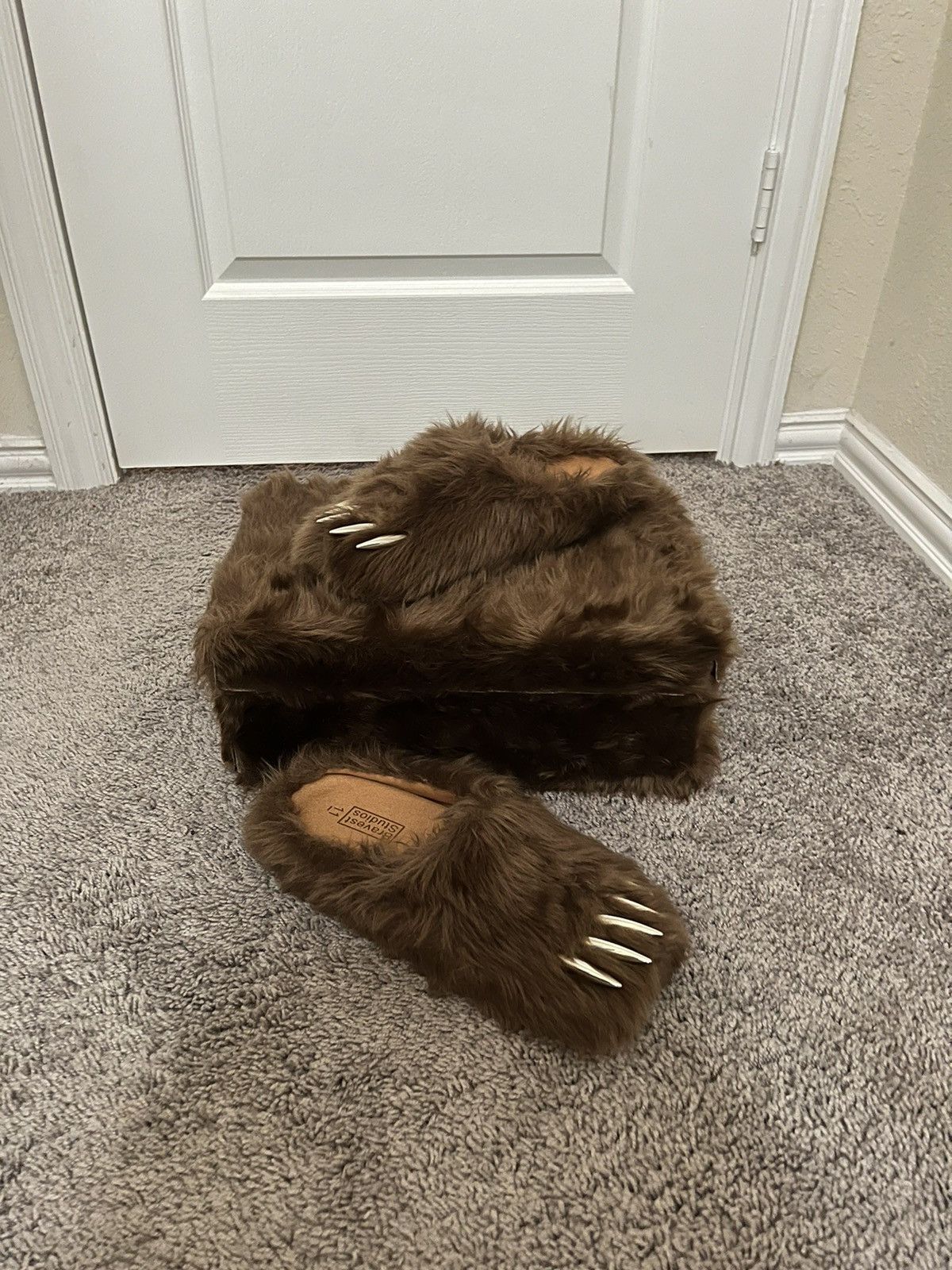 Studios Bravest Studio Bear Claw Mules