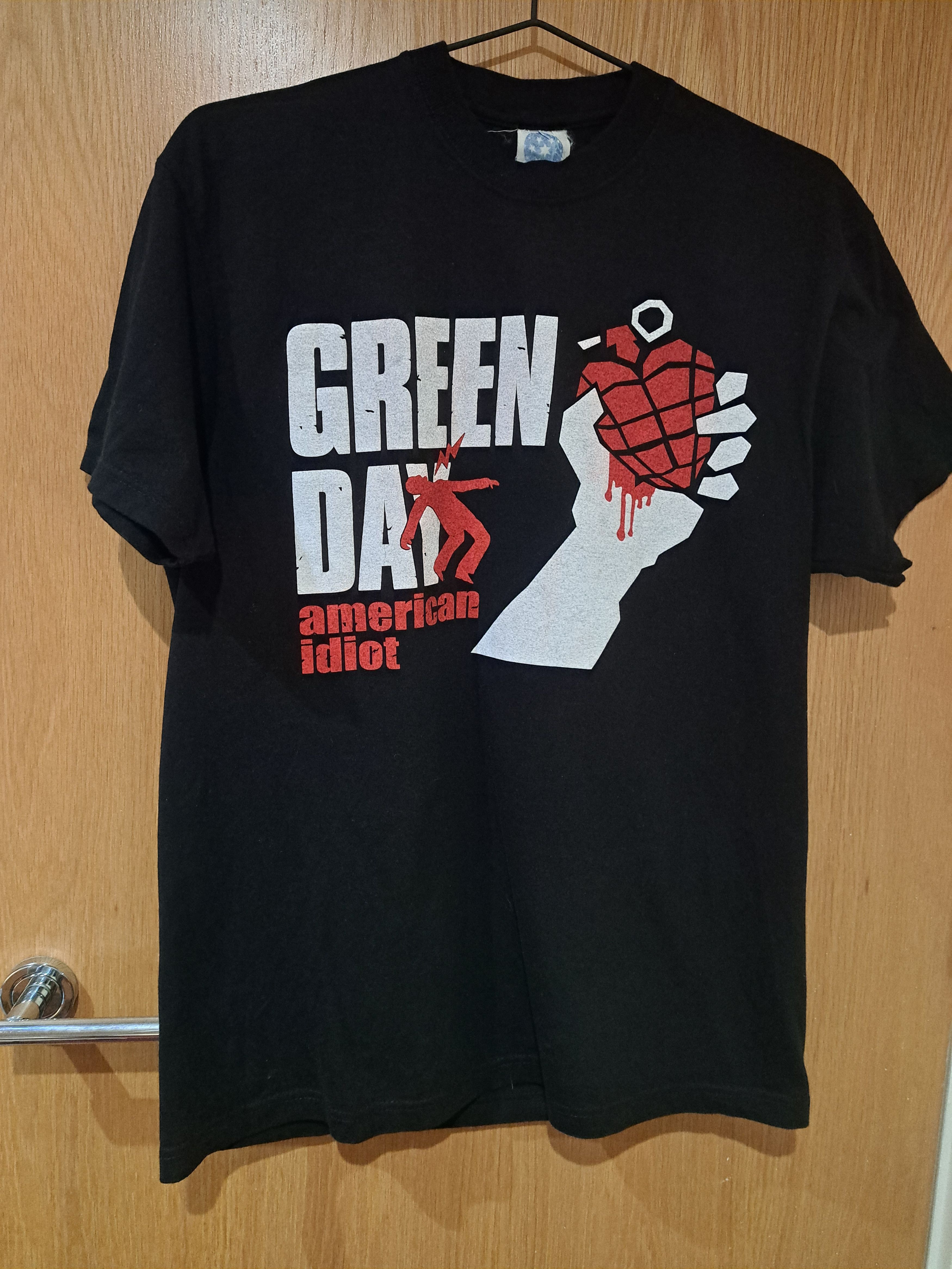 Vintage Green Days 2005 American Idiot Euro Tour T Shirt Hoodie, Sweatshirt | FlexRushtees.com