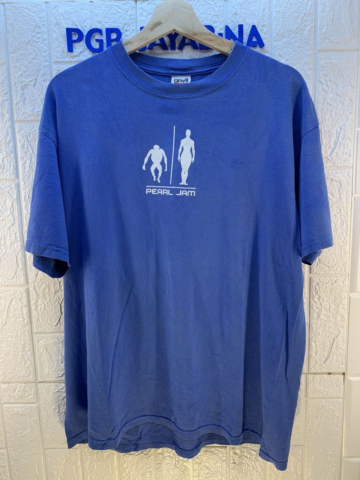 Band Tees Vintage Tshirt Band Pearl Jam Hoodie, Sweatshirt | AU16VibeMintTees.com