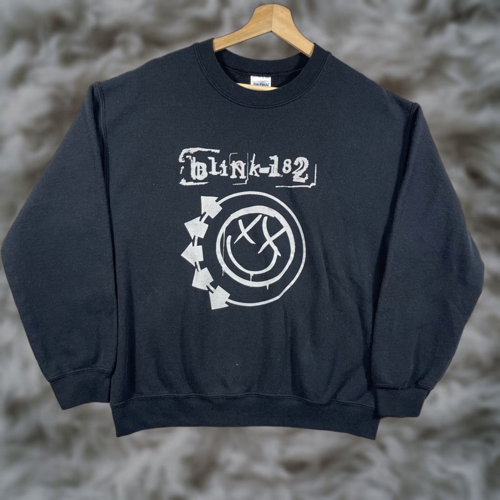 Gildan Vintage Blink 182 Crewneck Sweatshirt Adult Medium Black Self Titled Y2k Punk Mens Sweatshirt T-Shirts, Hoodie
