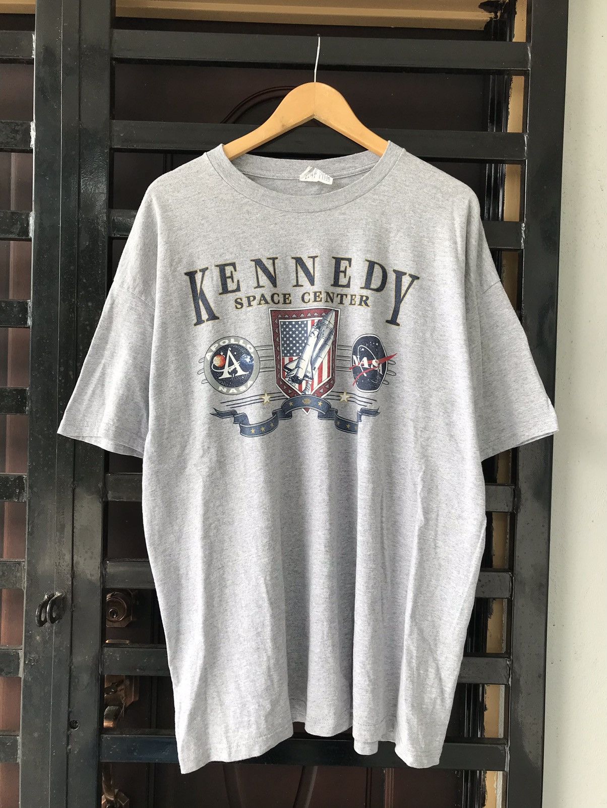 Nasa X Vintage Quick Sale Vtg Nasa Kennedy Space Center