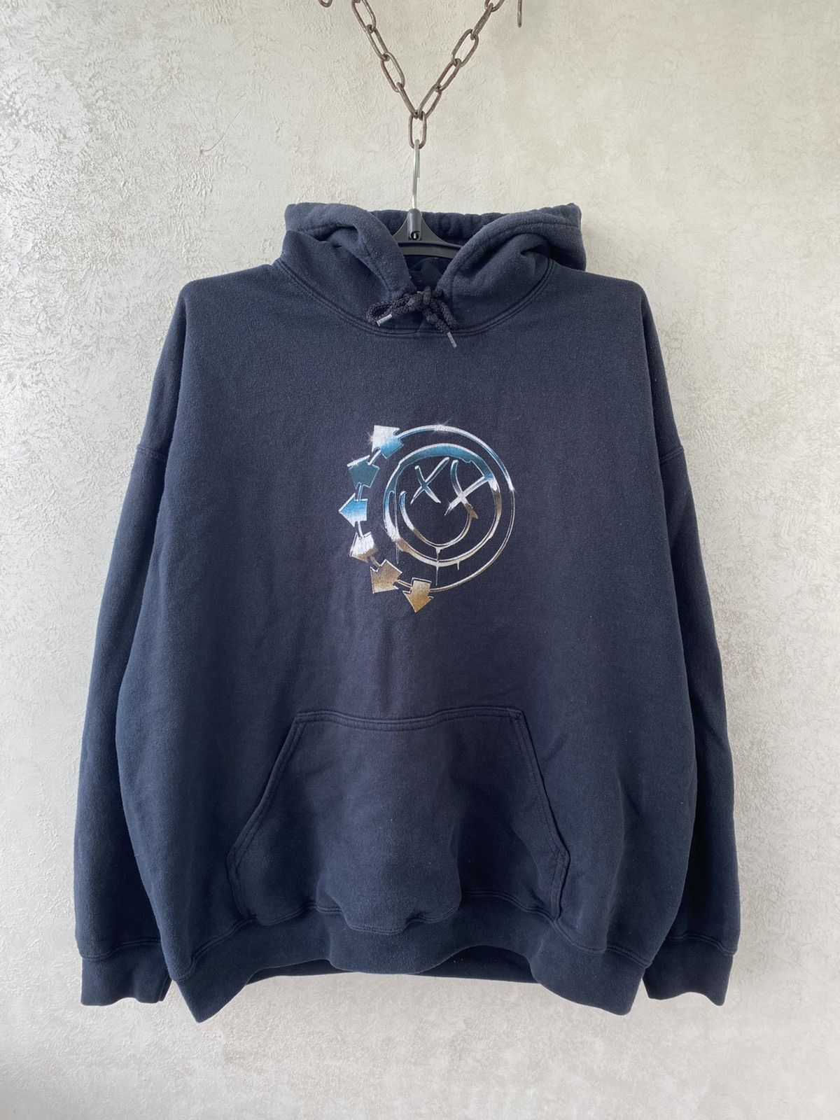 Gildan Vintage Blink 182 Sweater Men S Graphic Band Hoodie T-Shirts, Sweatshirt | FlexRushtees.com