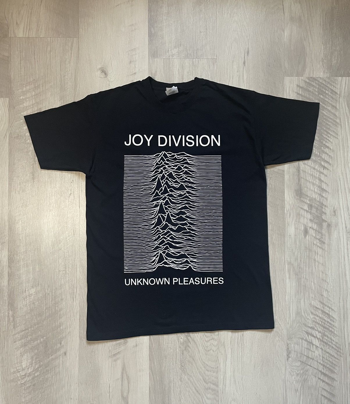 Vintage Joy Division Unknown Pleasures Vintage 00s T Shirt Hoodie, Sweatshirt | FlexRushtees.com
