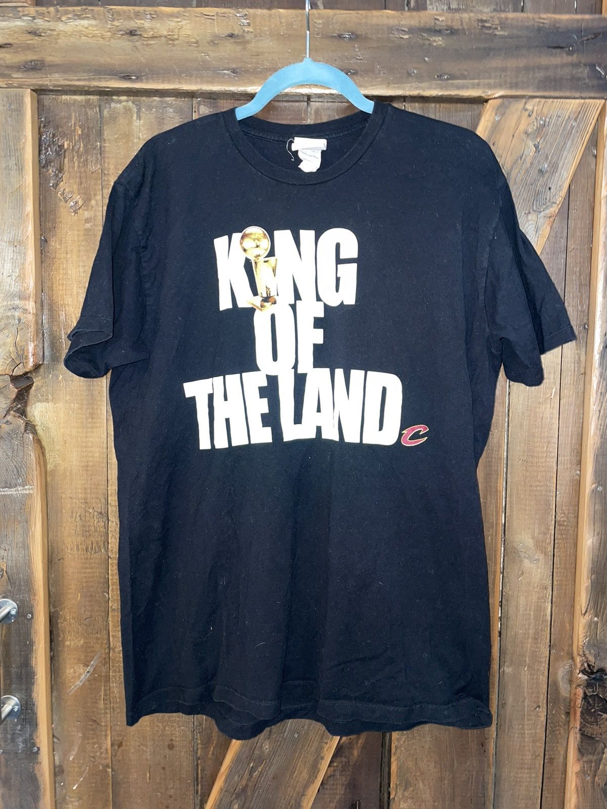 Nba Cleveland Cavaliers King Of The Land Majestic Nba Tee Hoodie, Sweatshirt | FlexRushtees.com