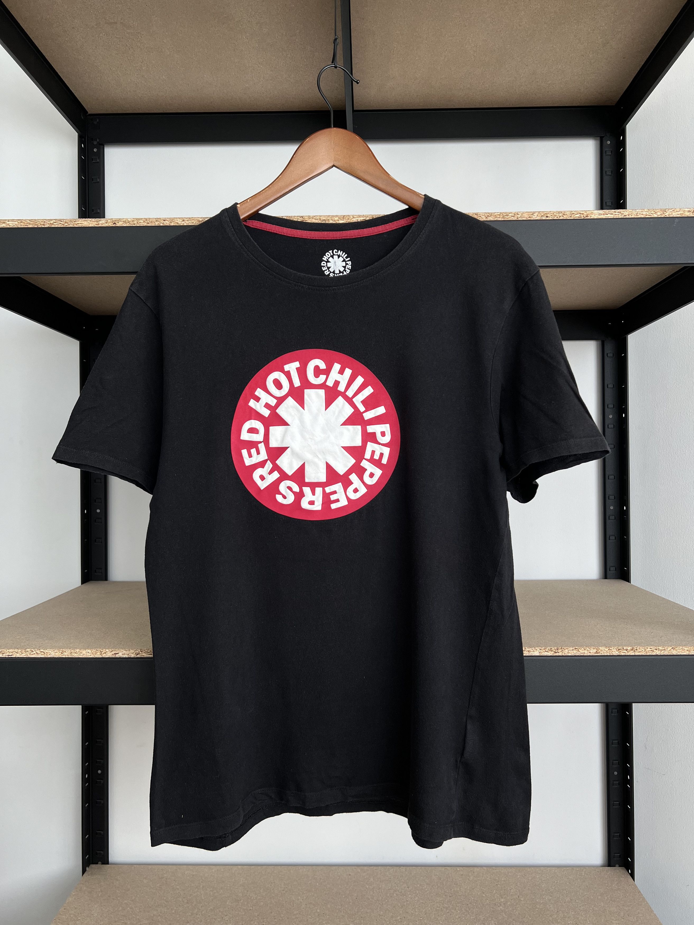 Vintage 2019 Red Hot Chili Peppers Black T Shirt Hoodie, Sweatshirt | FlexRushtees.com