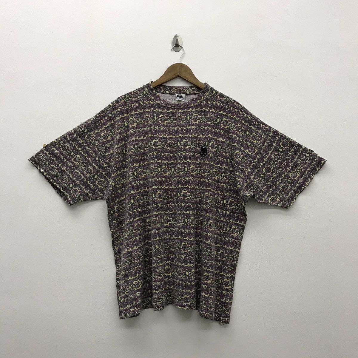 Quiksilver Vintage Tribal Design T Shirt 1056