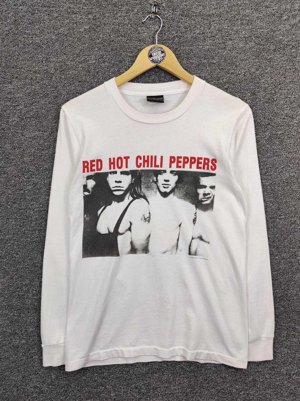 Band Tees Red Hot Chili Peppers Rock Band Long Sleeve Tee Tshirt Hoodie, Sweatshirt | AU16VibeMintTees.com