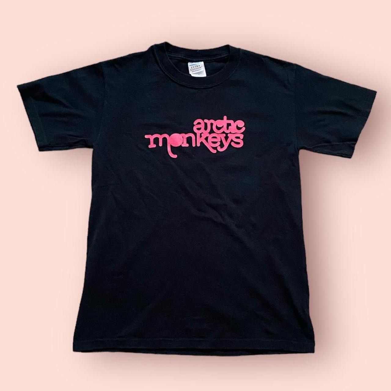 Vintage 2006 Arctic Monkeys Tour Tee Hoodie, Sweatshirt | AU16VibeMintTees.com