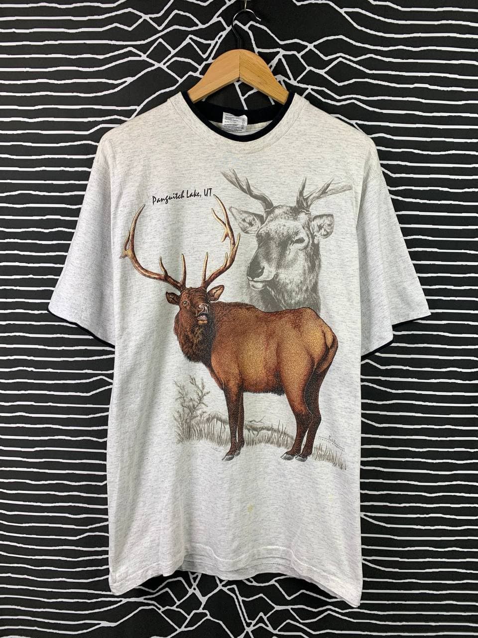 The Mountain Vtg 90s Hazelwoods Habitat Deer The Mountain Graphic Tee