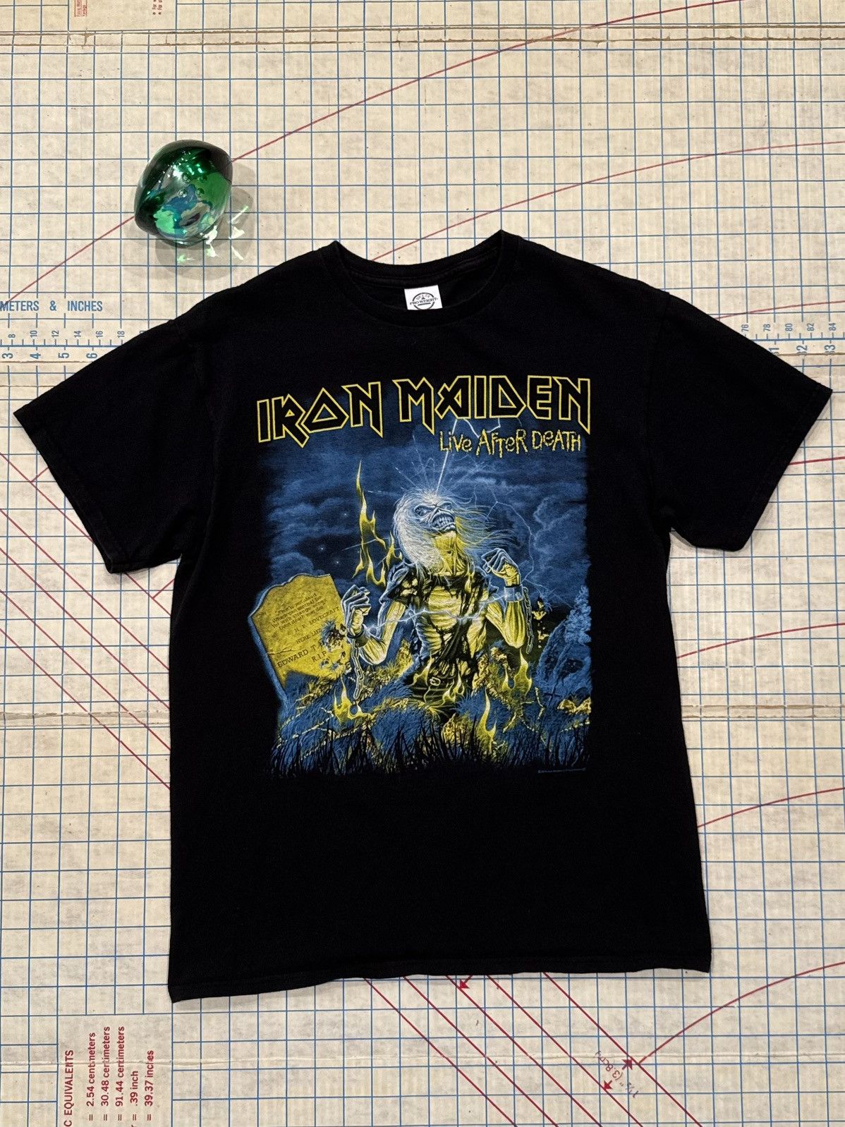 Maiden Iron Maiden Live After Death Black Graphic Tour Tee Medium Hoodie, Sweatshirt | FlexRushtees.com
