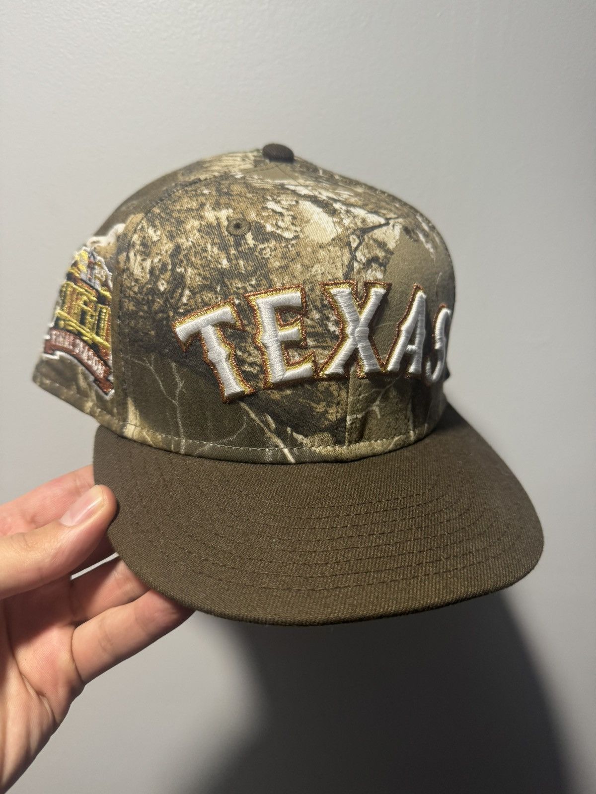New Era 7 1 2 New Era Texas Rangers Chainsaw Massacre Bk Cap