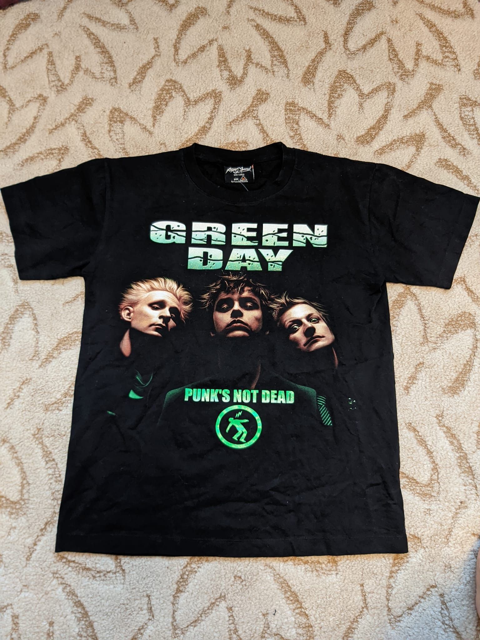 Vintage Rock Chang Green Day Vintage Punk S Not Dead T Shirt Hoodie, Sweatshirt | FlexRushtees.com