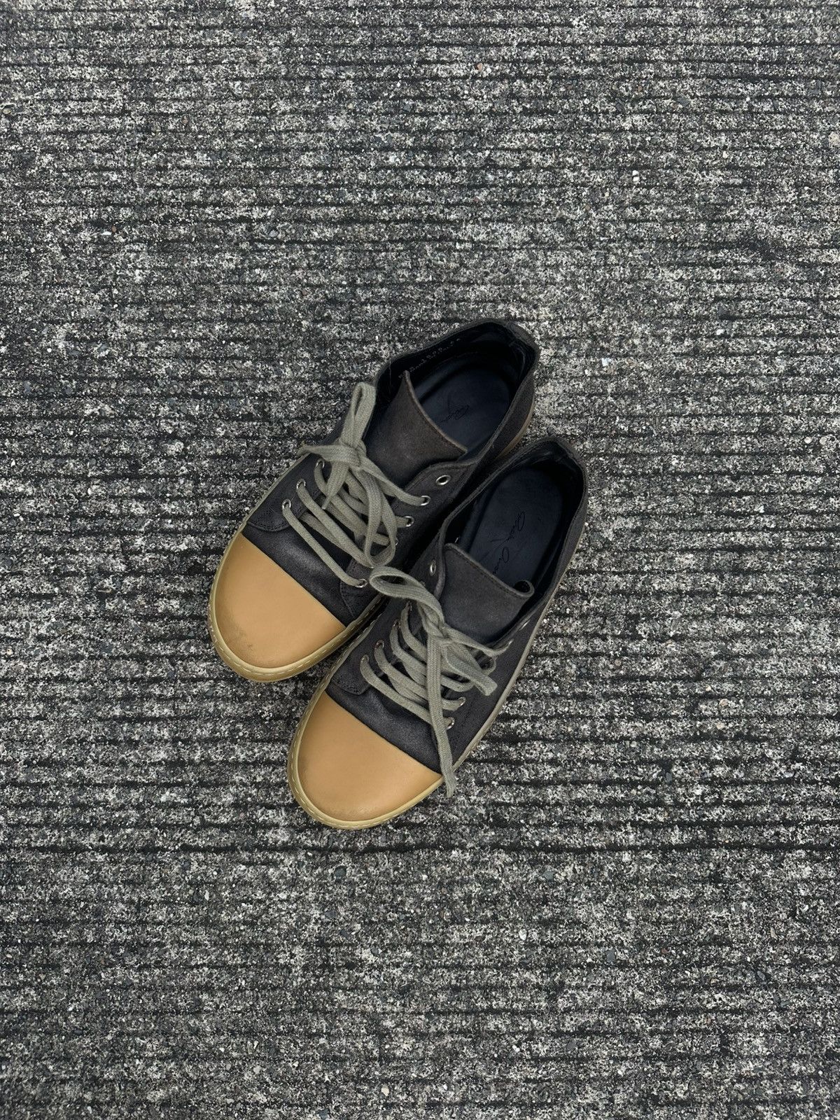 Owens Rick Owens Ss18 Dirt Suede Gum Sole Low Ramones T-Shirts, Hoodie, Sweatshirt | AU16VibeMintTees.com