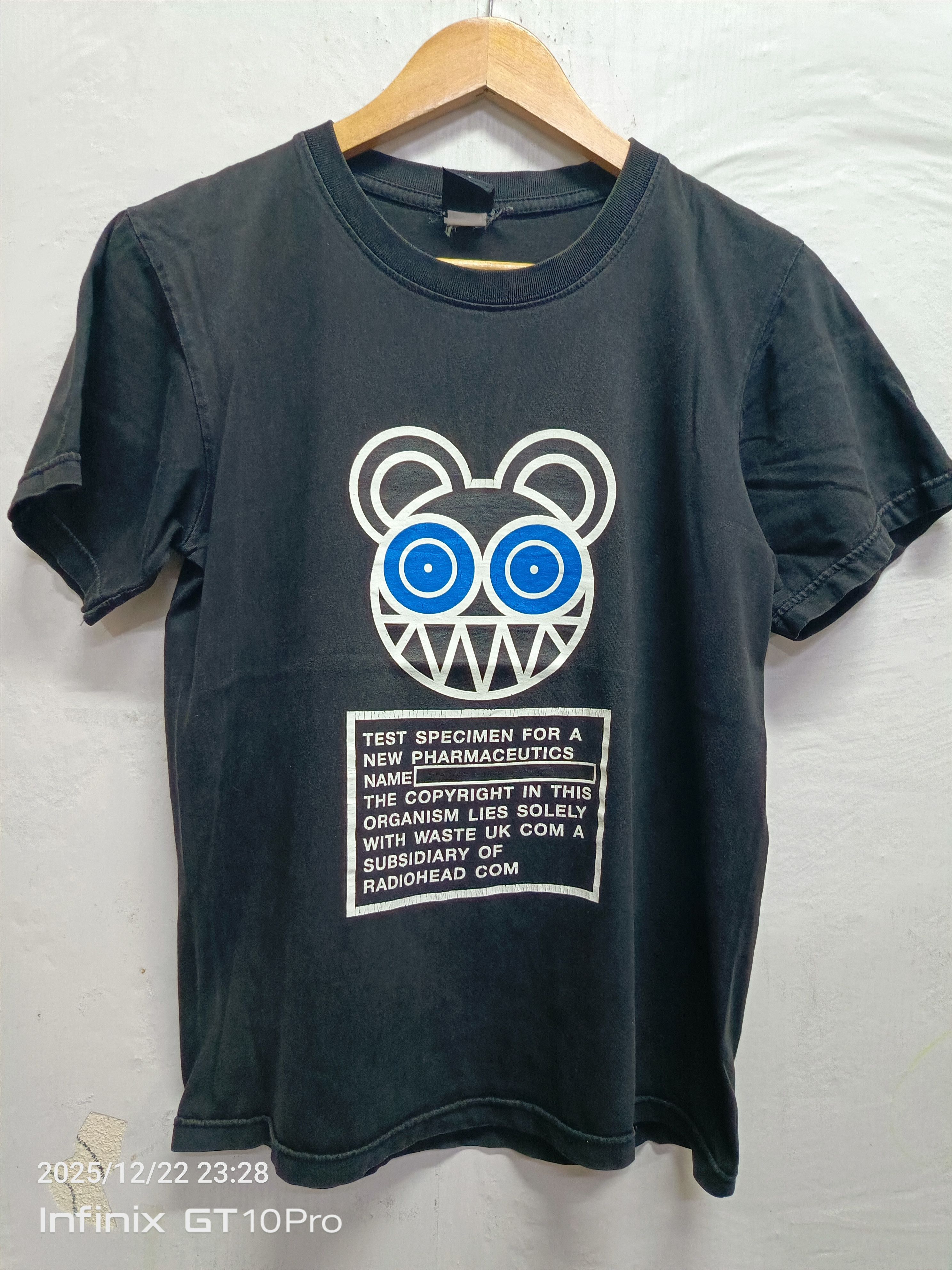 Vintage Radiohead Band Tee Hoodie, Sweatshirt | FlexRushtees.com
