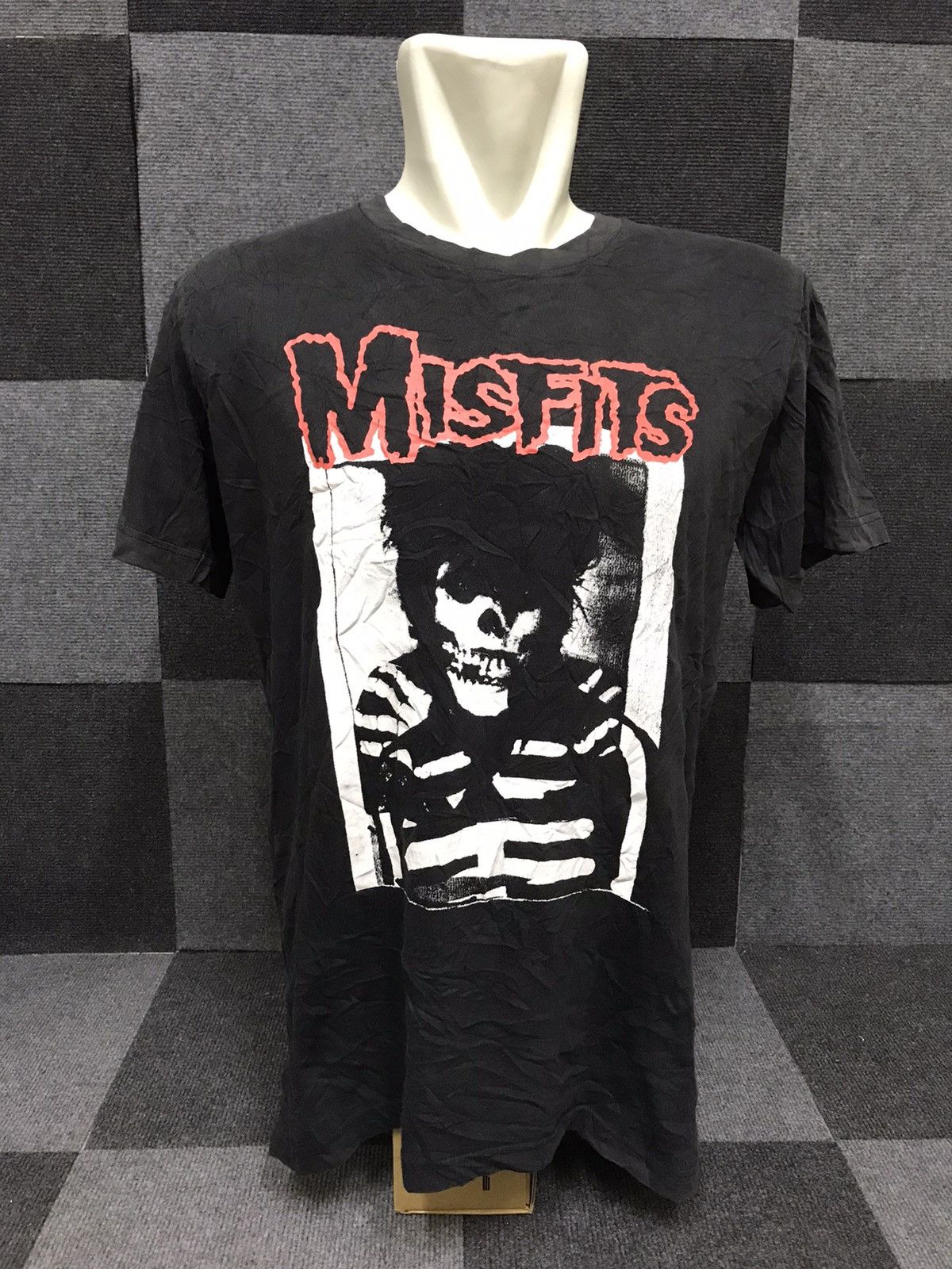 X Uniqlo Misfits X Uniqlo Shirt Hoodie, Sweatshirt | FlexRushtees.com