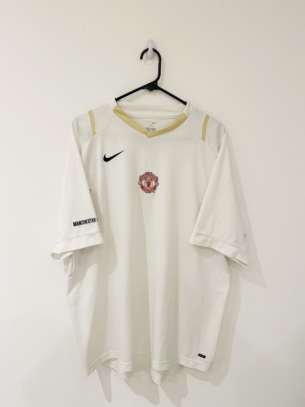 Vintage Manchester United 2004 06 Training Jersey