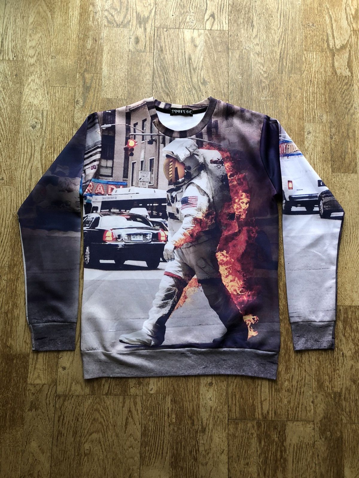 Vintage Rare Nasa 1991inc Vintage Astronaut On Fite Crewneck Shirt