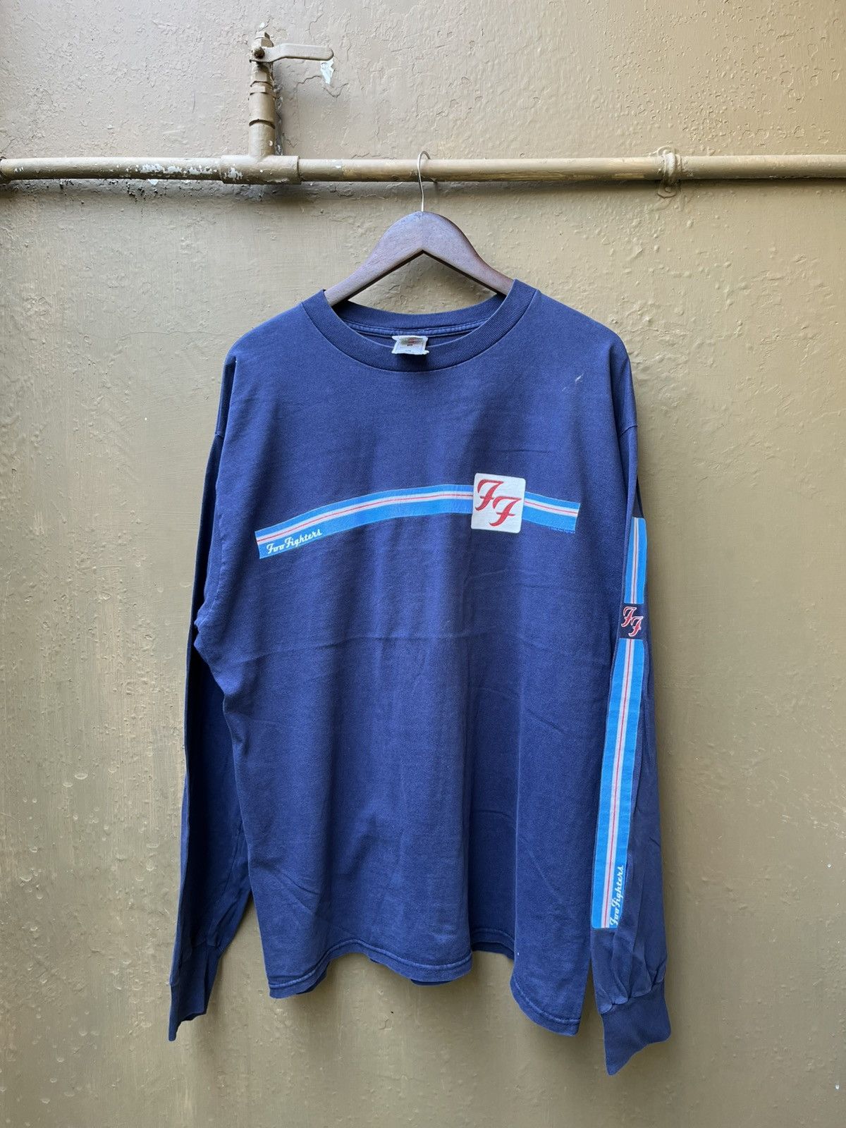 Band Tees Vintage Foo Fighter Long Sleeves 2000 Hoodie, Sweatshirt | AU16VibeMintTees.com