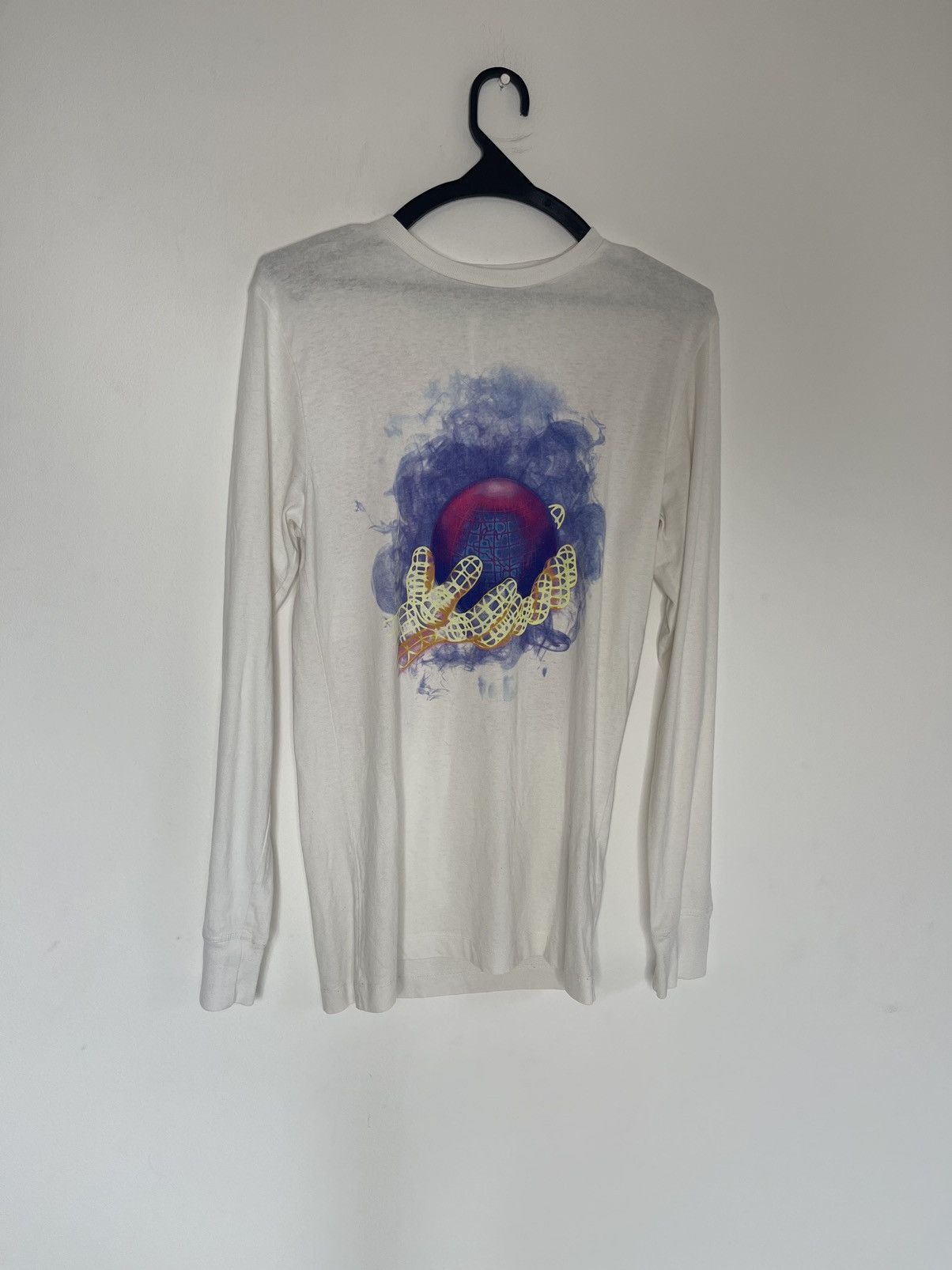 White Off White World Hand Tee Hoodie, Sweatshirt | FlexRushtees.com
