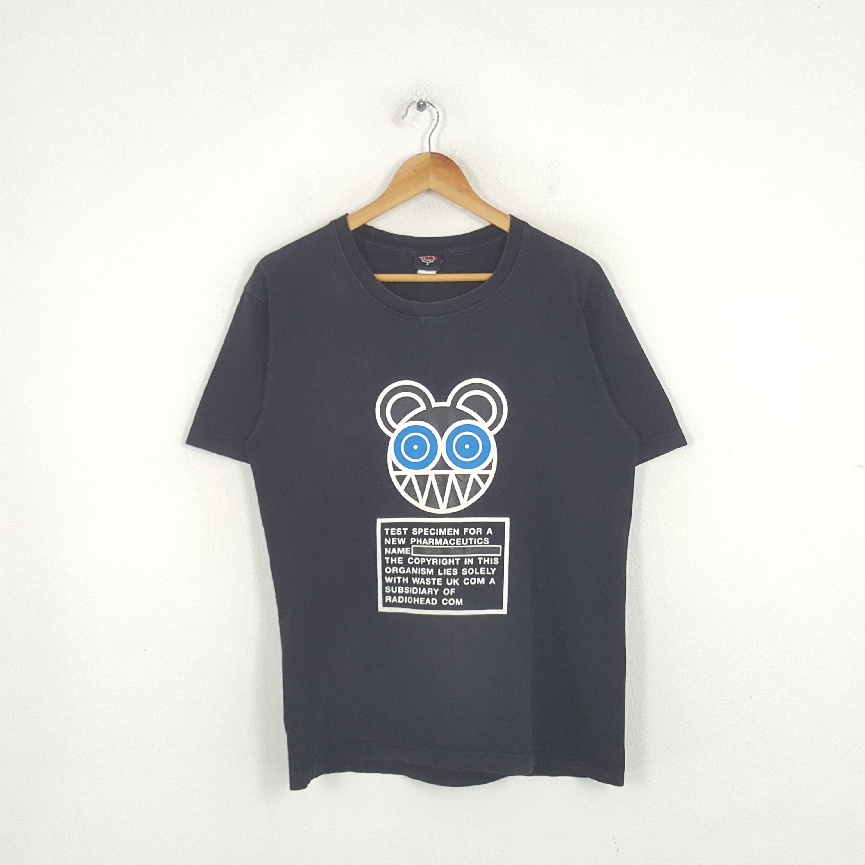 Vintage Radiohead British Rock Bandl Tshirt Hoodie, Sweatshirt | FlexRushtees.com