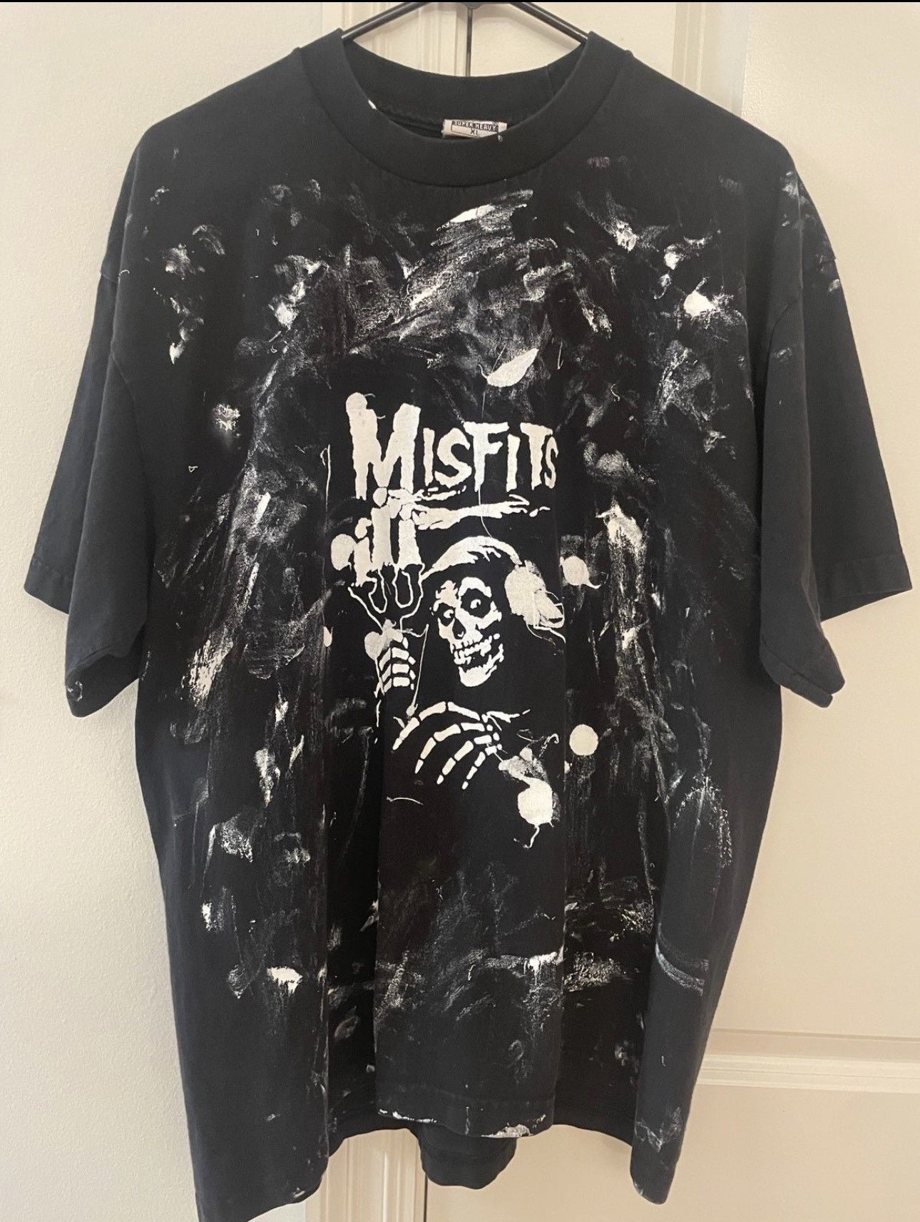 Vtg 02 Misfits Crimson Paint Splatter Shirt Pro 5 Tag Xl Hoodie, Sweatshirt | FlexRushtees.com