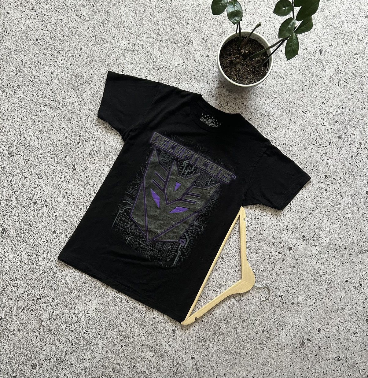 Universal Studios Decepticons Graphic Print Transformers 2012 Retro T Shirt Hoodie, Sweatshirt | FlexRushtees.com