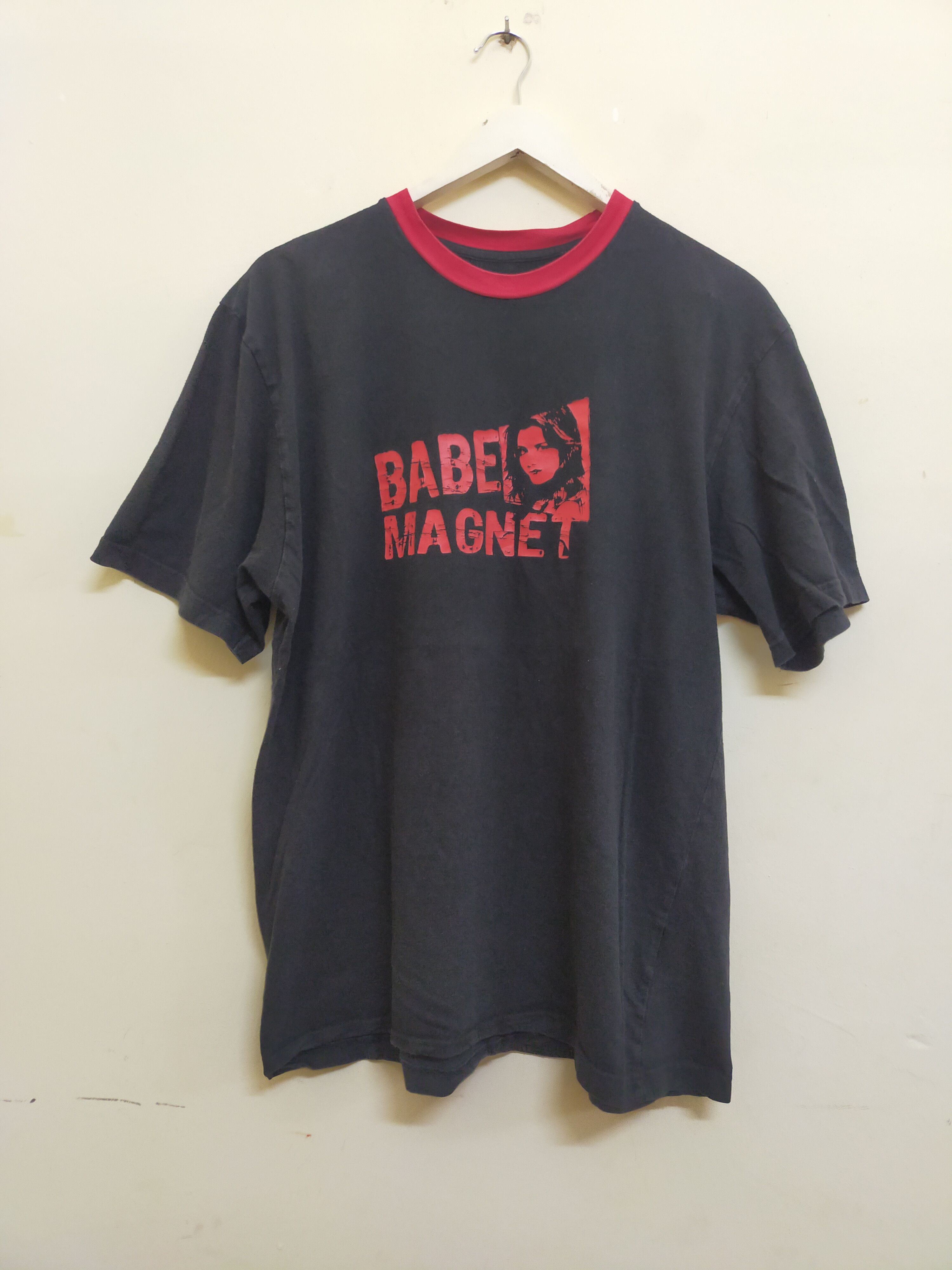 Band Tees Babe Magnet Musical Artist Shirt Hoodie, Sweatshirt | FlexRushtees.com