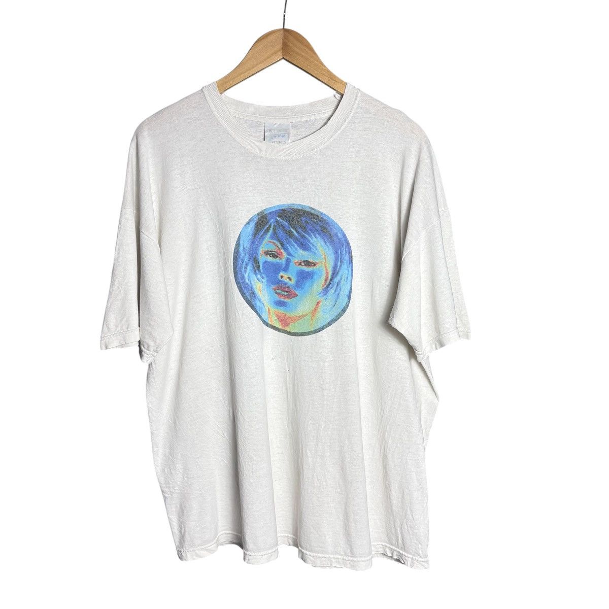 Band Tees Vintage 90s Los Piratar Alternative Band Tee Radiohead Hoodie, Sweatshirt | FlexRushtees.com