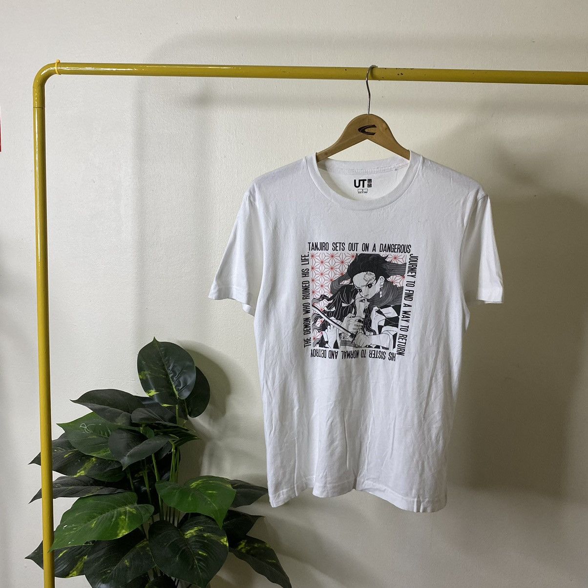 Uniqlo Kimetsu No Yaiba Anime Manga Series T
