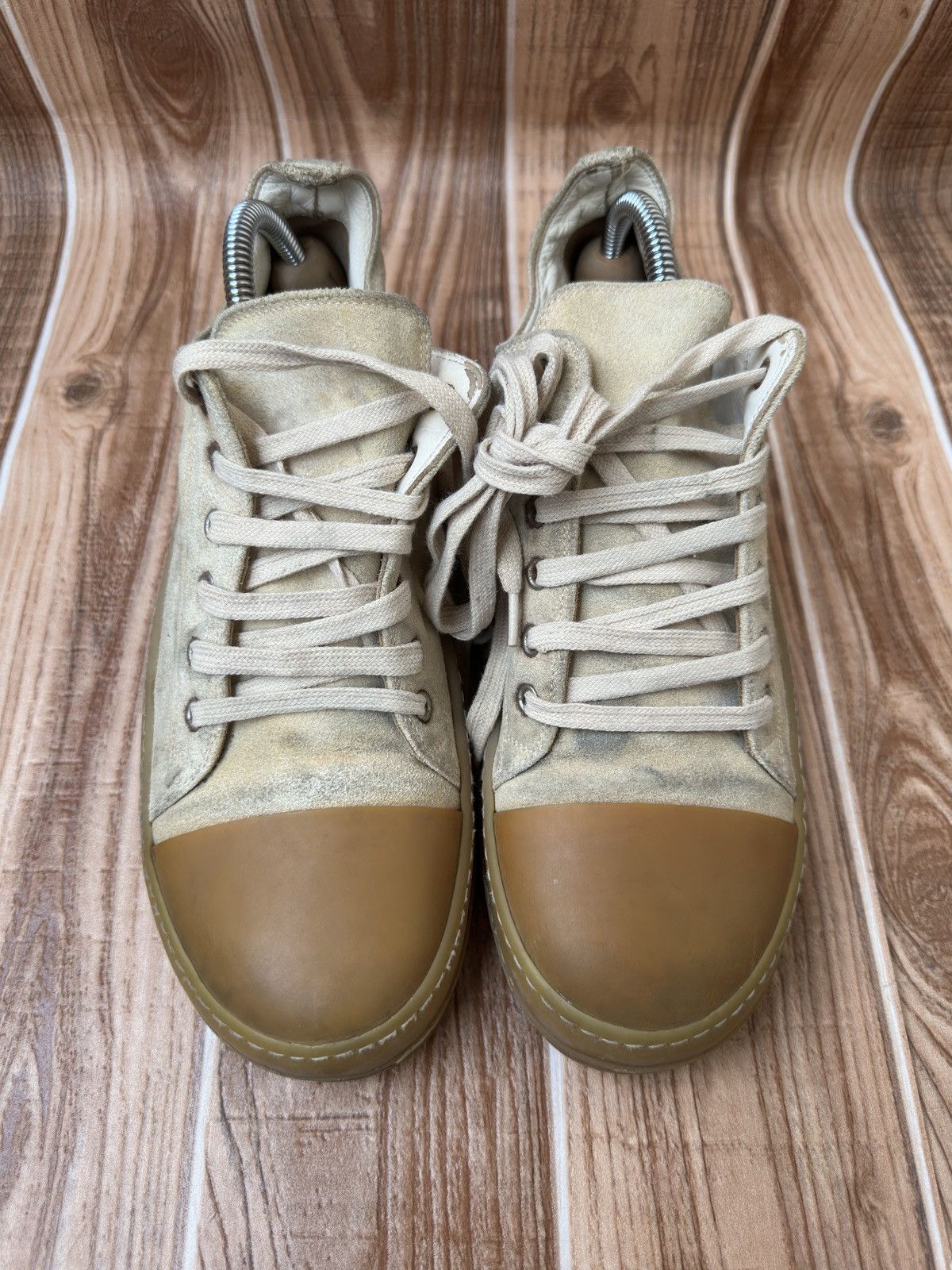Owens Rick Owens Beige Gum Sole Low Suede Ramones T-Shirts, Hoodie, Sweatshirt | AU16VibeMintTees.com
