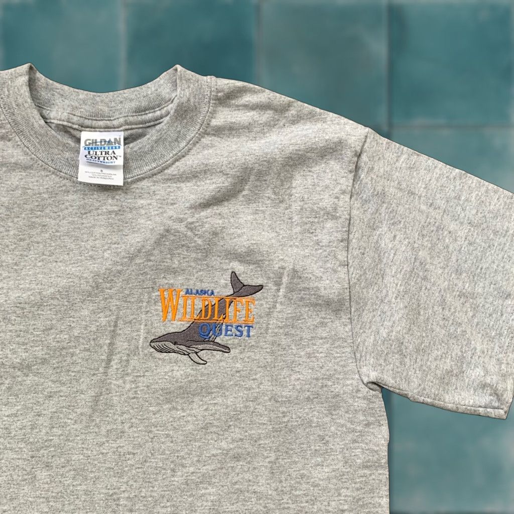 Gildan Alaska Vintage Whale Quest T Shirt Ocean Beach Travel Animals Love Shark Forest