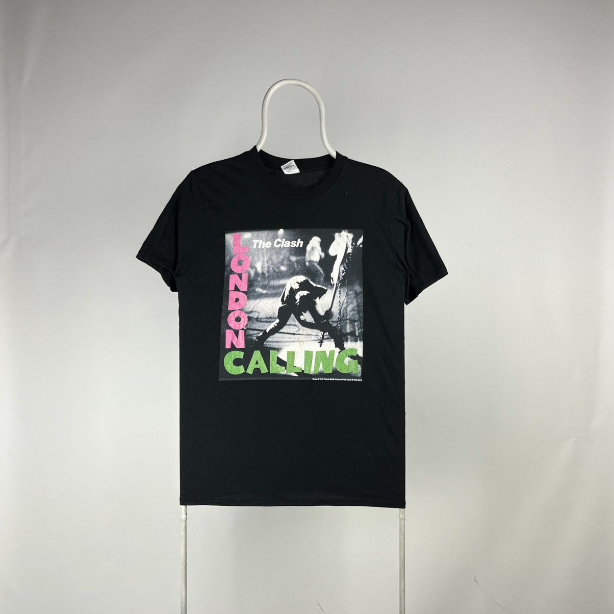 Band Tees The Clash London Calling Tshirt Rock Memorial Size Medium Hoodie, Sweatshirt | FlexRushtees.com