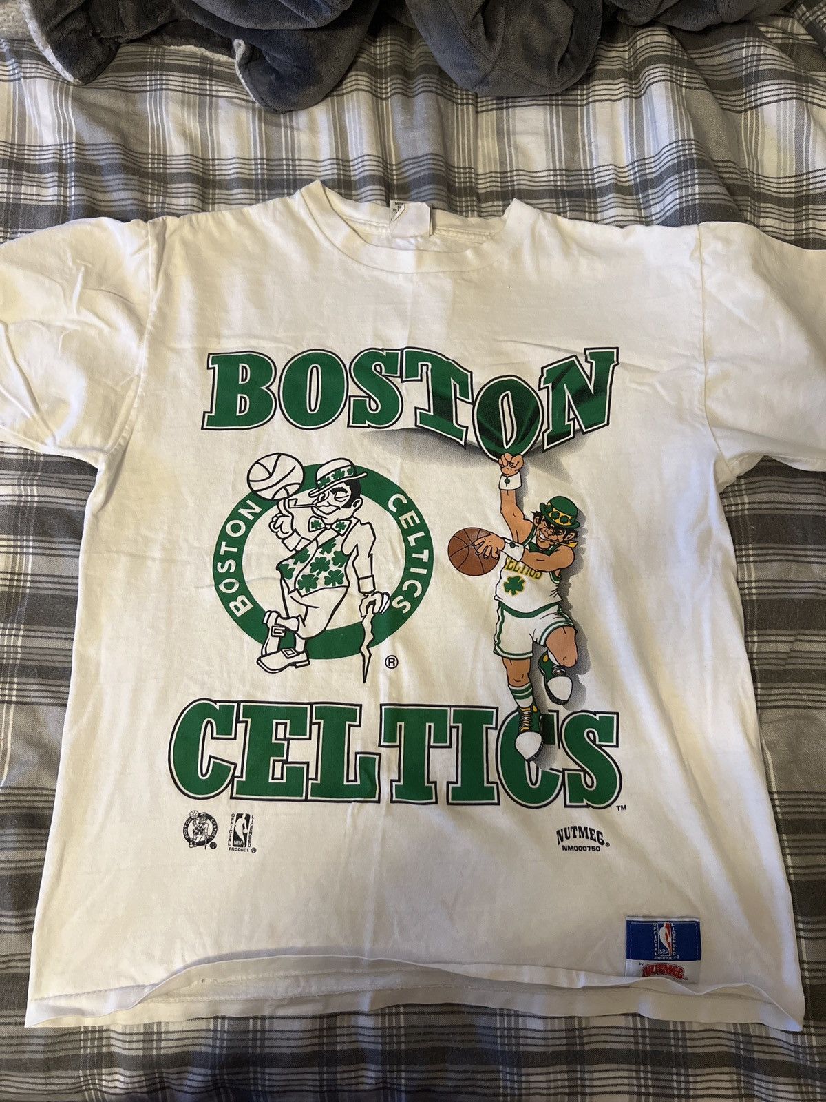 Nutmeg X Vintage Vintage Nutmeg Boston Celtics T-Shirts, Hoodie, Sweatshirt | FlexRushtees.com