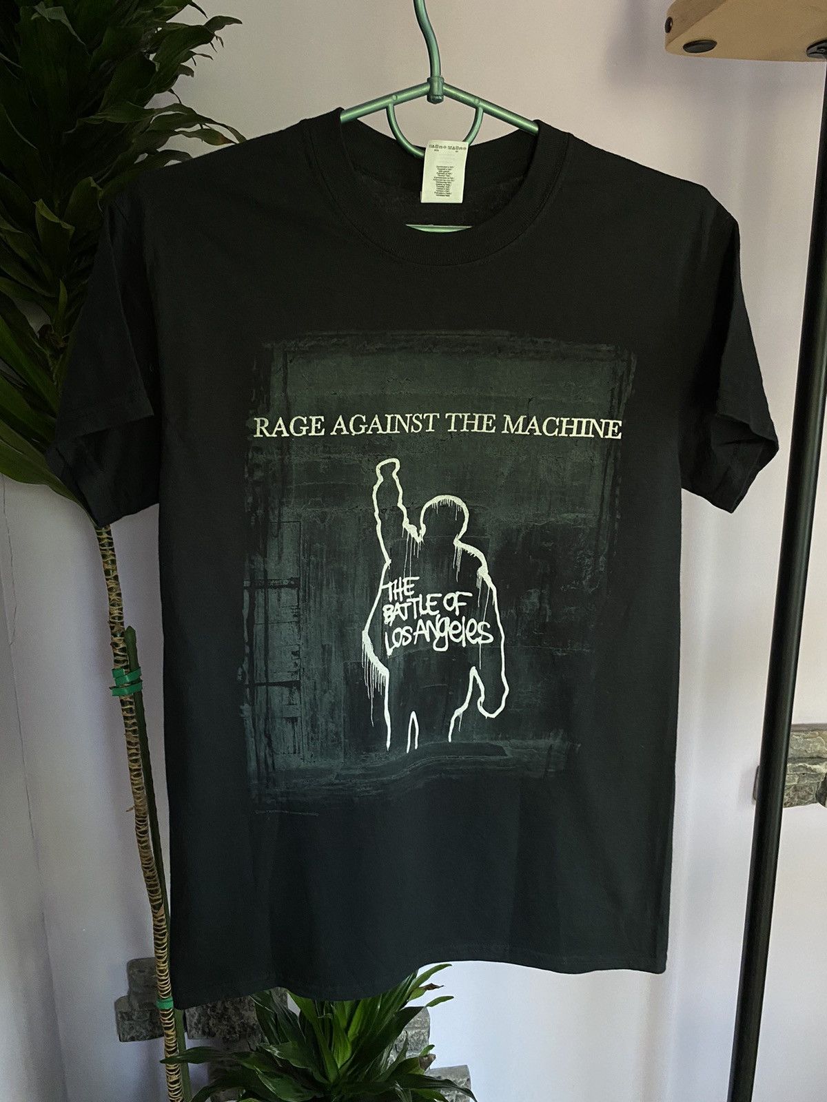 Rage Against The Machine X Vintage Rage Against The Machine 2017 Tour T Shirt Hoodie, Sweatshirt | FlexRushtees.com