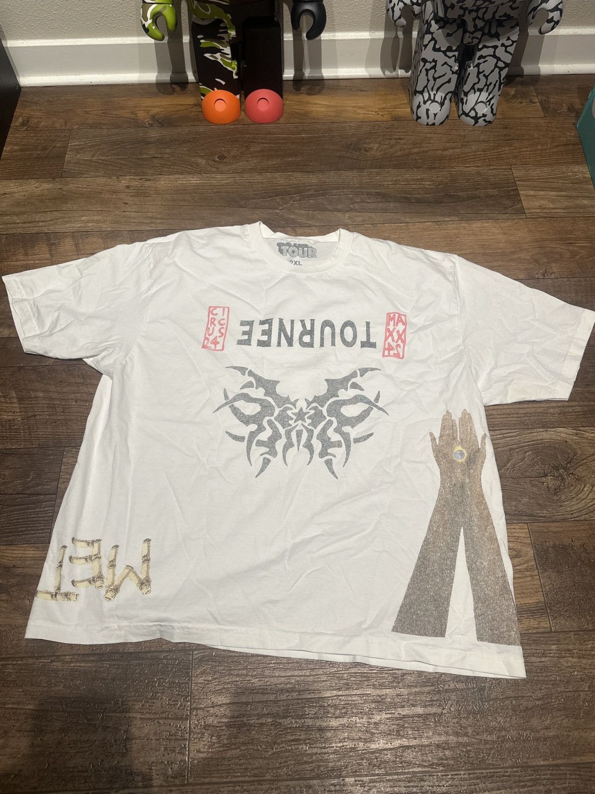 Scott Travis Scott Utopia Metlife White Tournee Tee Xxl Hoodie, Sweatshirt | FlexRushtees.com