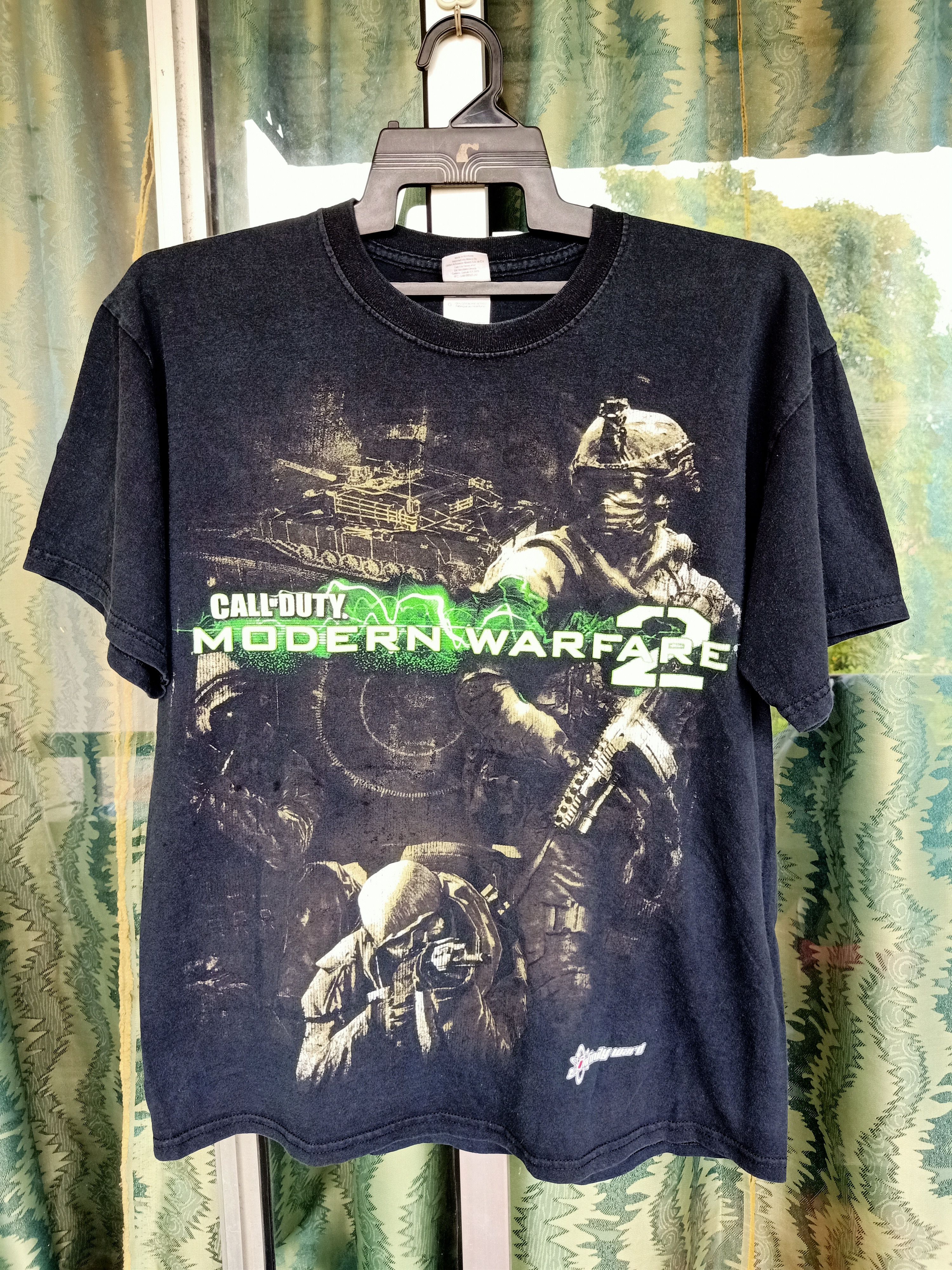 Gildan Call Of Duty Modern War 2 Infinity Ward Copyright