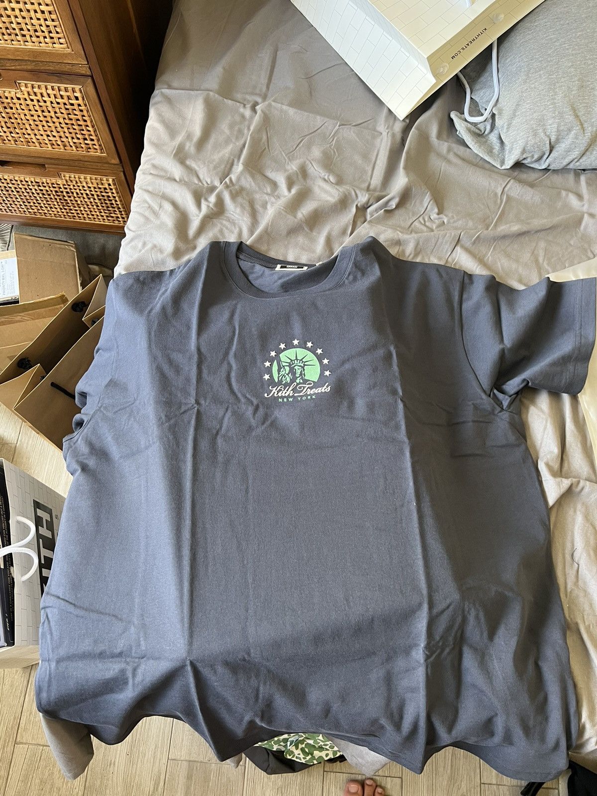 Kith Treats Tour Tee New York Genesis Navy Tee Ds Xxl Hoodie, Sweatshirt | FlexRushtees.com