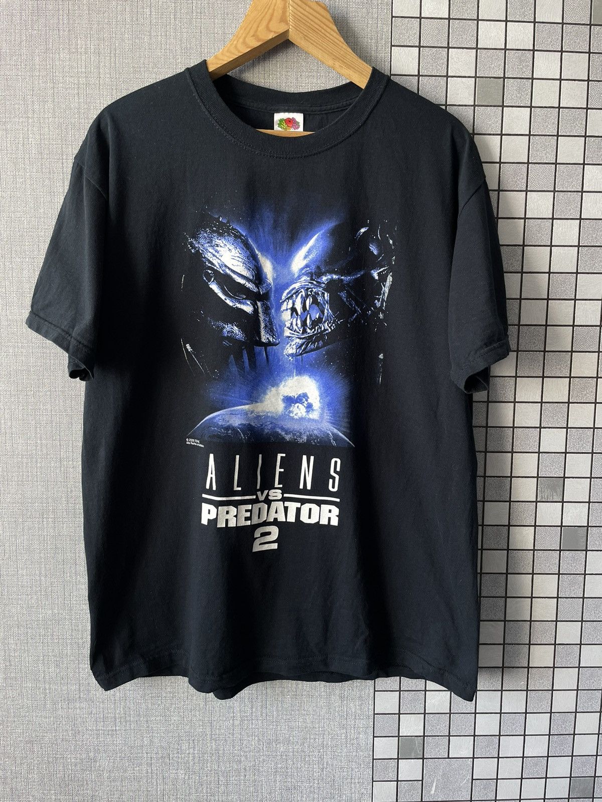 Fruit Of The Loom Vintage Y2k Alien Vs Predators 2 Movie Promo Tee