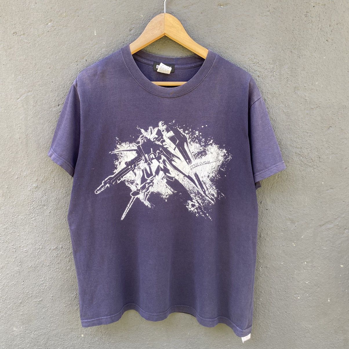 Anime Vintage Faded Y2k Gundam Japanese Anime Bandai Erd Tee