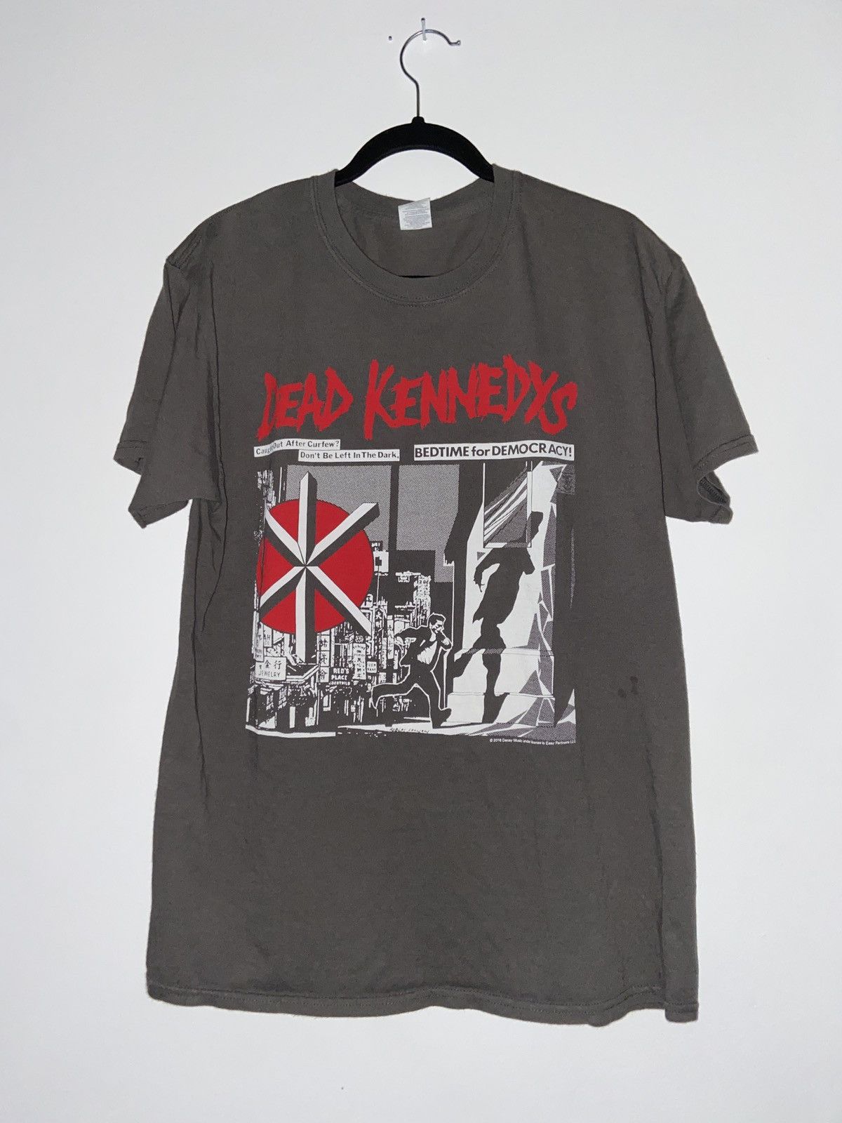 Kennedys Dead Kennedys Band Tee L Rare Find Uni Merch 2016 Gildan Hoodie, Sweatshirt | FlexRushtees.com
