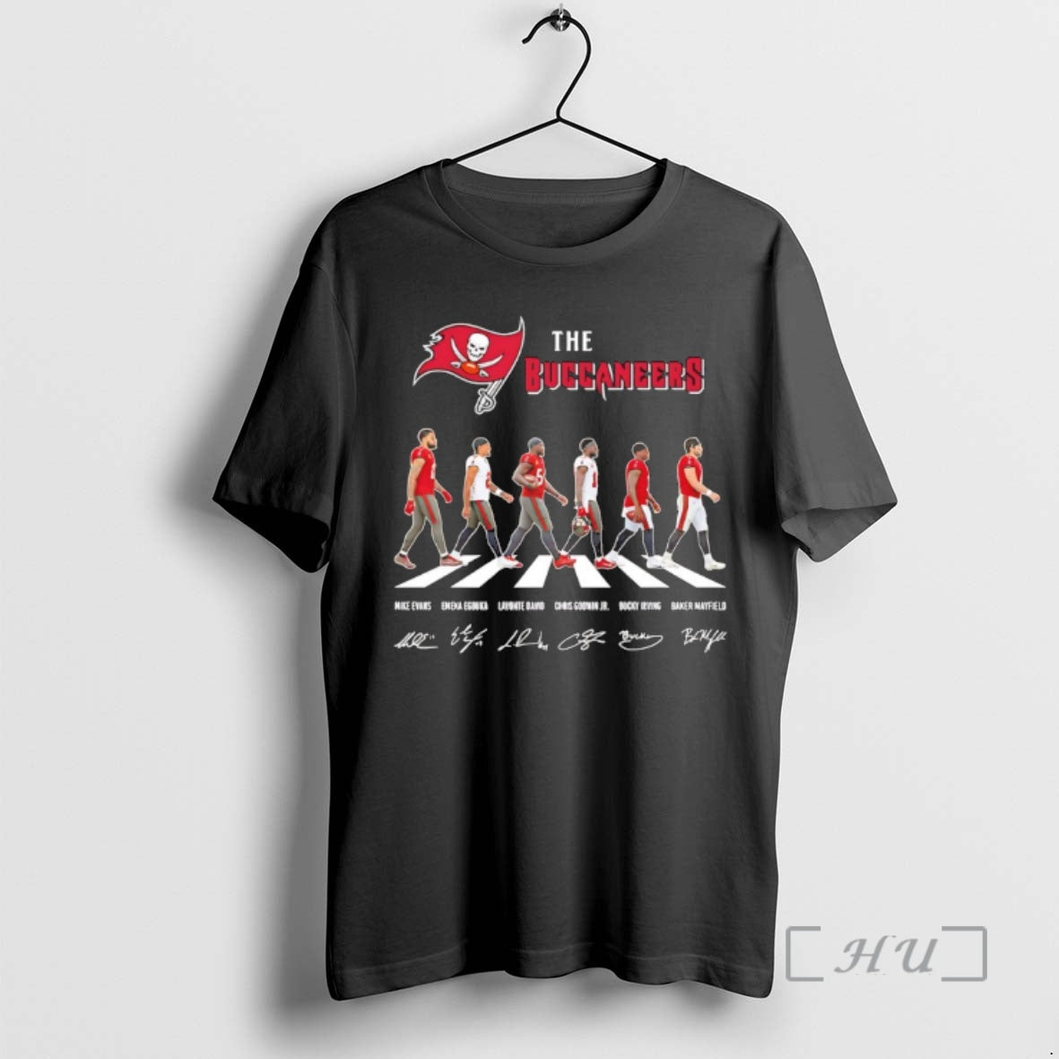 Officials Tampa Bay Buccaneers Player Walking Abbey Road Signatures T-Shirts, Hoodie, Sweatshirt