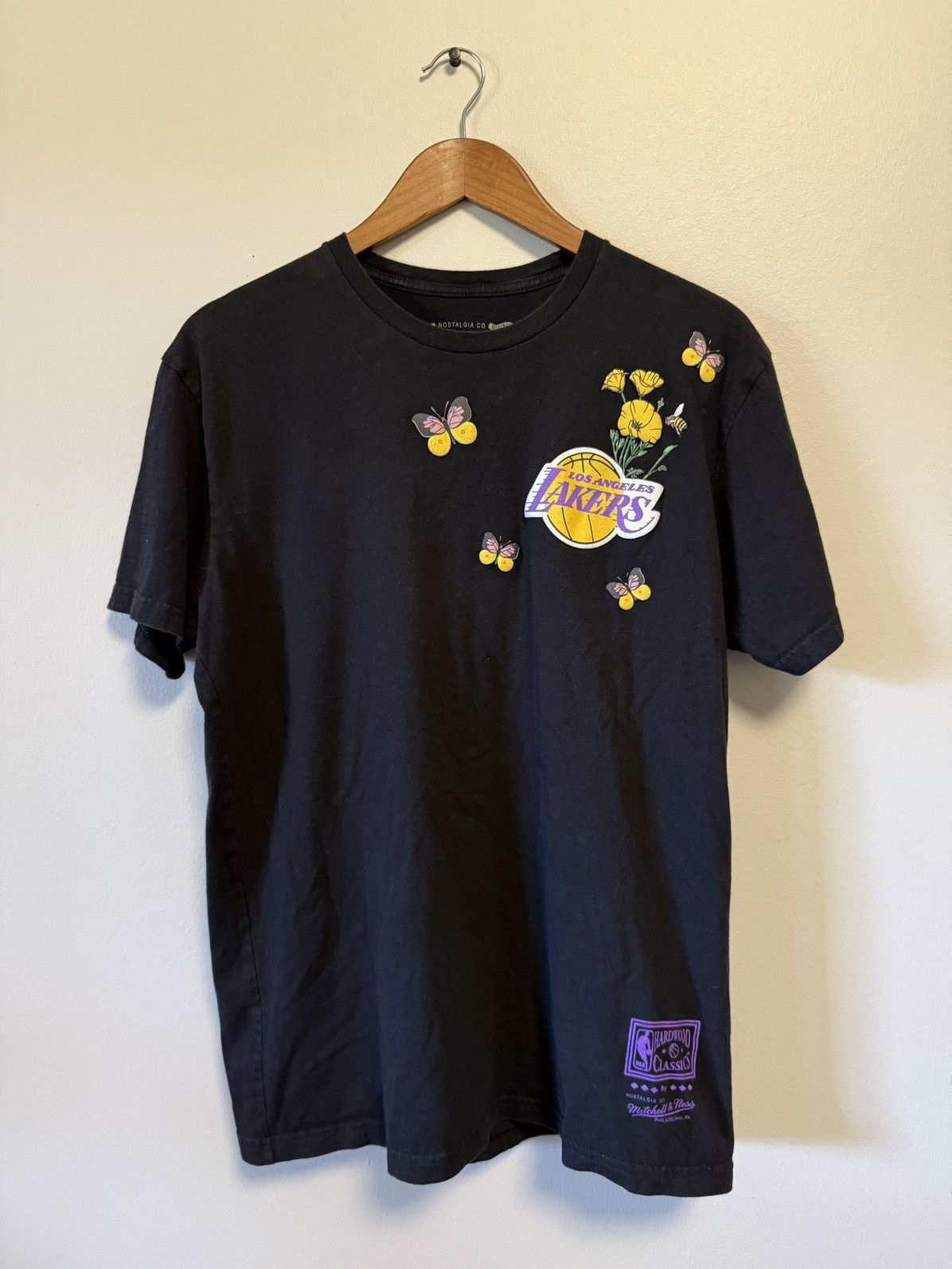 Mitchell Ness Lakers Butterfly Mitchell And Ness Tee Hoodie, Sweatshirt | FlexRushtees.com