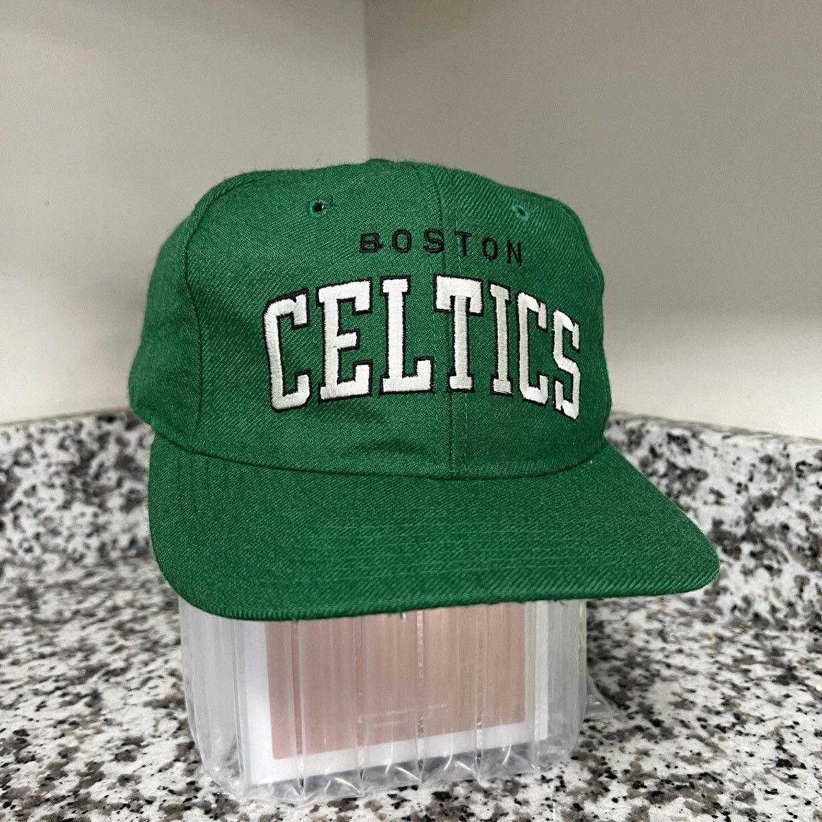 Starter X Vintage Vintage 90s Starter 100 Wool Boston Celtics Block Logo T-Shirts, Hoodie, Sweatshirt | AU16VibeMintTees.com