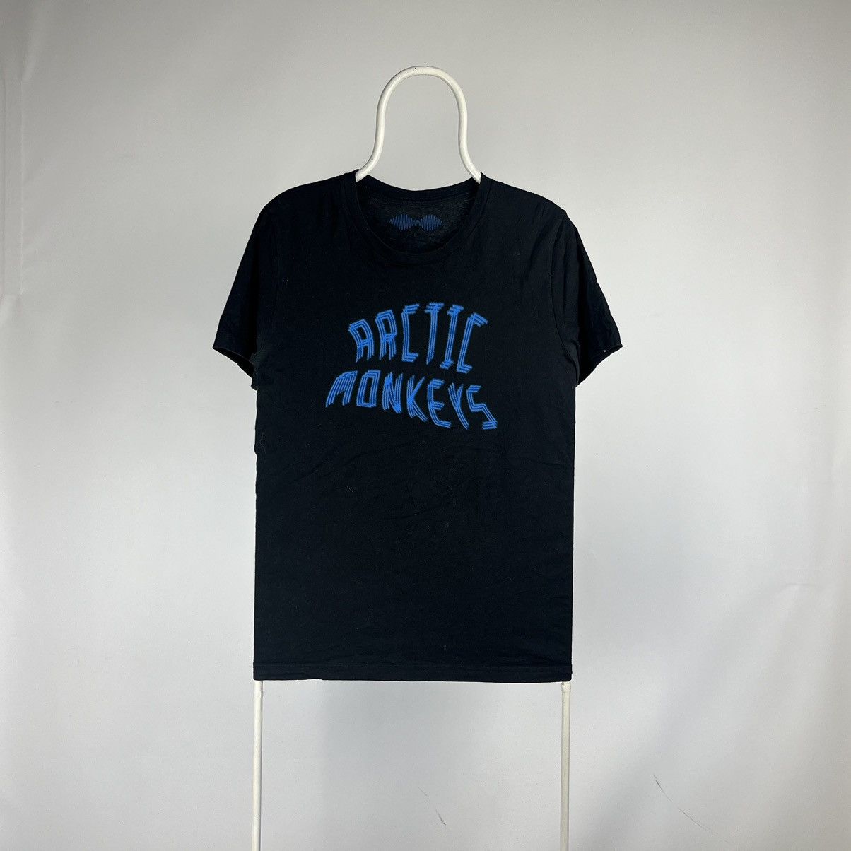 Band Tees Arctic Monkeys Tshirt Rock Band Size Large Hoodie, Sweatshirt | AU16VibeMintTees.com