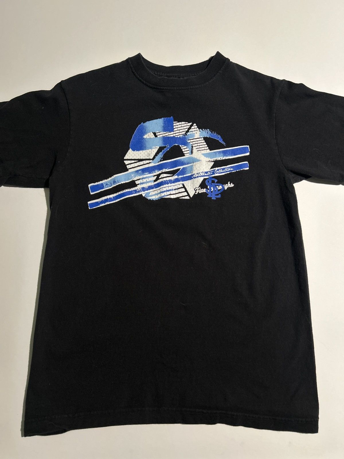 Vtg Y2k Southpole Graphic Tshirt Hoodie, Sweatshirt | FlexRushtees.com