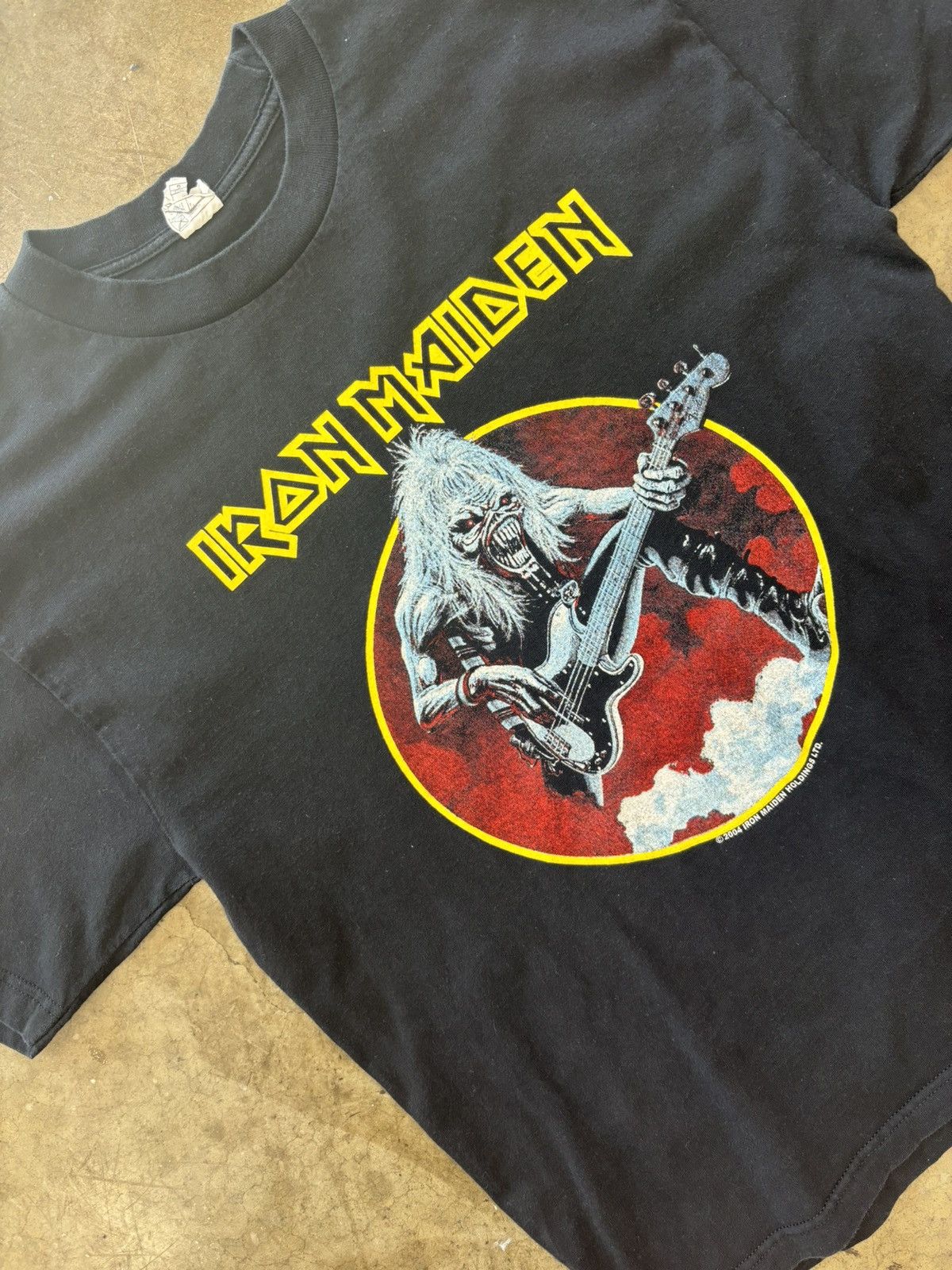 Vintage 2004 Iron Maiden Eddy Guitar Tee Large Hoodie, Sweatshirt | FlexRushtees.com